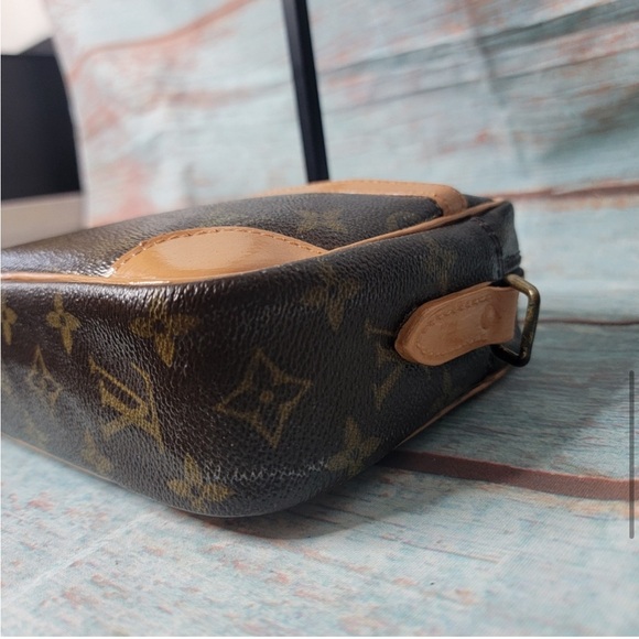 450 "Trocadero 23" Authentic Louis Vuitton Monogram Trocadero 23 bag - Picture 7 of 12